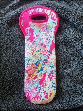 Lilly Pulitzer Pink Multicolor Neoprene wine holder with Handle